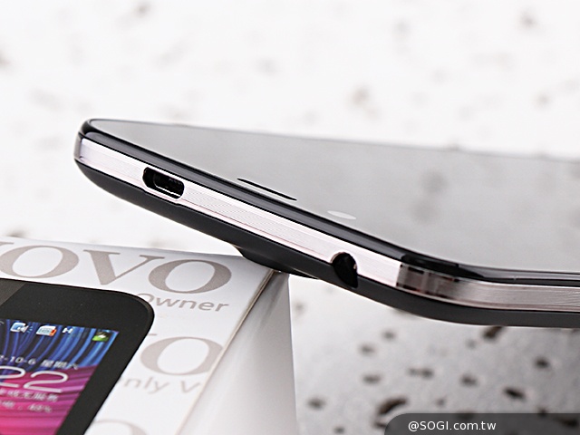 雙面觸控平價選擇 VOVO V11魔術機