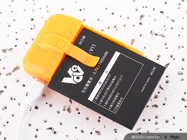 雙面觸控平價選擇 VOVO V11魔術機