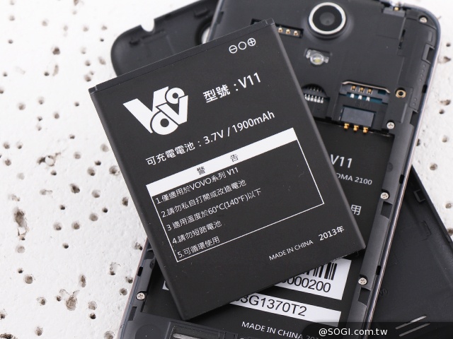 雙面觸控平價選擇 VOVO V11魔術機