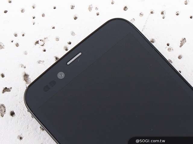 雙面觸控平價選擇 VOVO V11魔術機