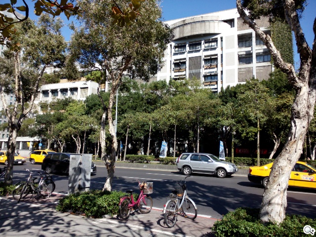 雙面觸控平價選擇 VOVO V11魔術機