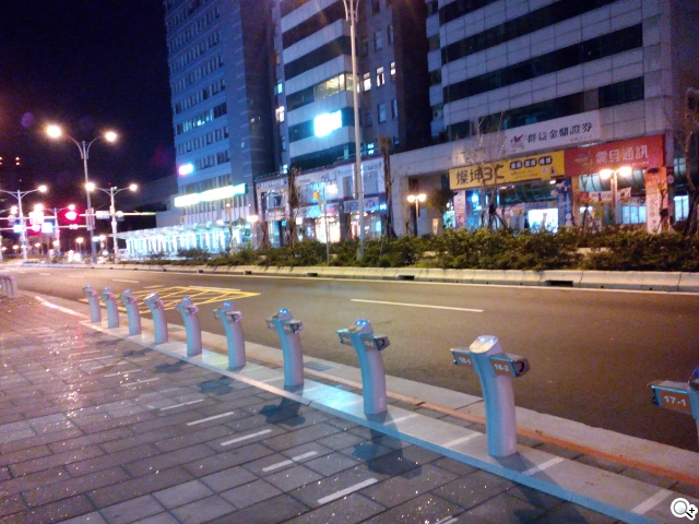 雙面觸控平價選擇 VOVO V11魔術機