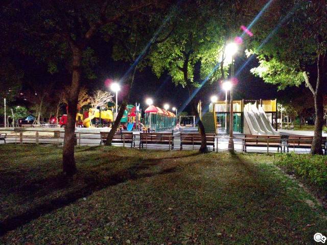 雙面觸控平價選擇 VOVO V11魔術機