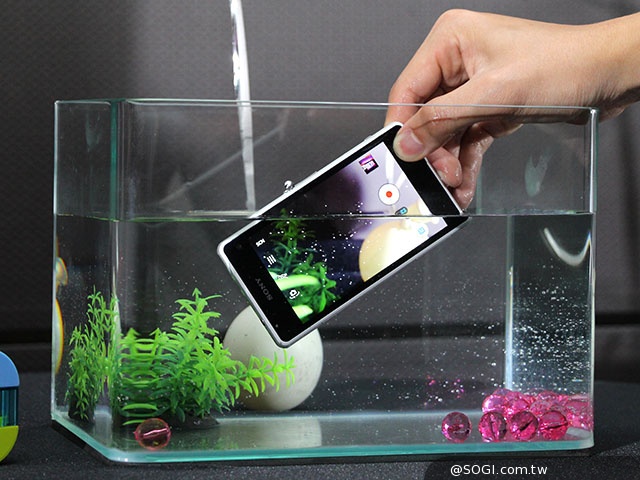 索尼逆襲！Xperia Z1 Compact輕旗艦 空機不到1萬6