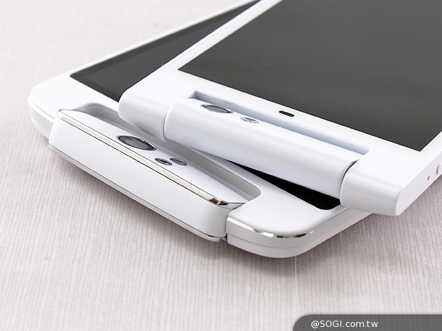 翻轉鏡頭自拍手機OPPO N1、G-PLUS E7mini外觀比拼