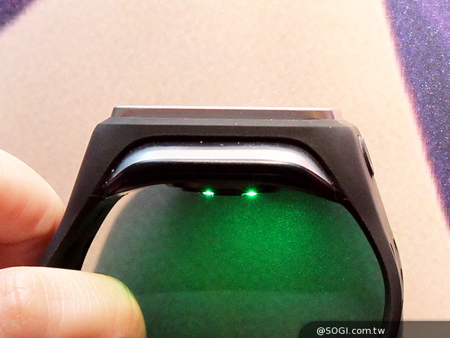 愛迪達推miCoach SMART RUN智慧手錶 售價1萬5