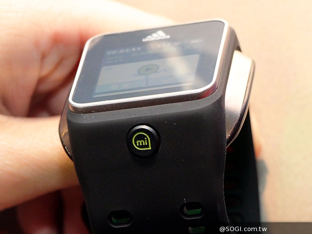 愛迪達推miCoach SMART RUN智慧手錶 售價1萬5