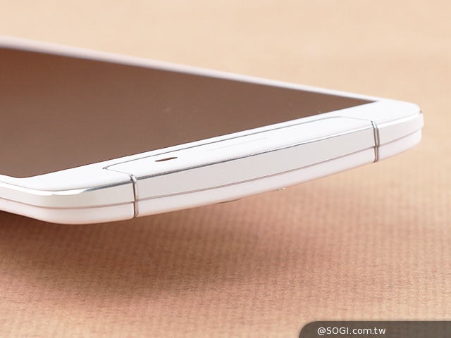 OPPO N1實測！206度隨意翻轉鏡頭、自拍巨屏靓機體驗