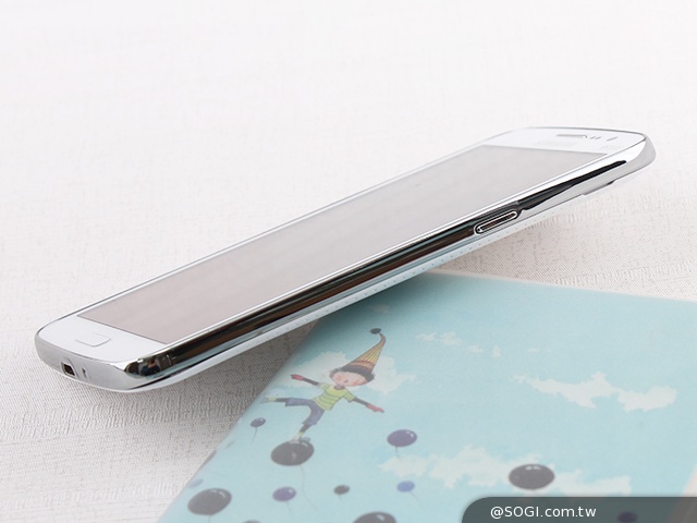 5.25吋平價中階雙卡機 三星GALAXY Grand 2