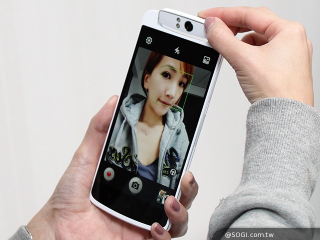 OPPO N1實測！206度隨意翻轉鏡頭、自拍巨屏靓機體驗