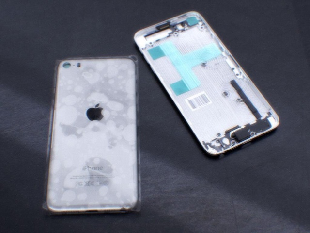 iPhone 6現身？超大細邊框螢幕+全金屬機身