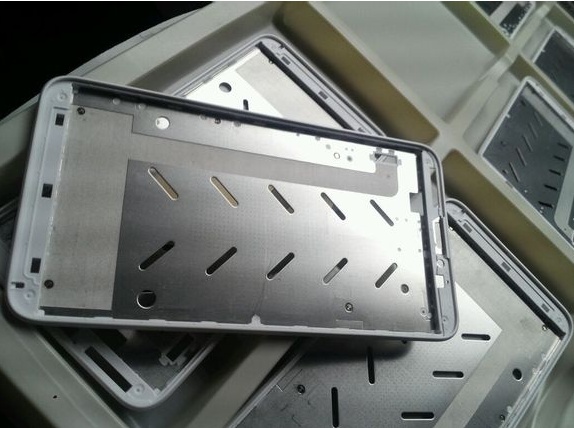 MI4W規格現身安兔兔 疑似小米手機3S或4