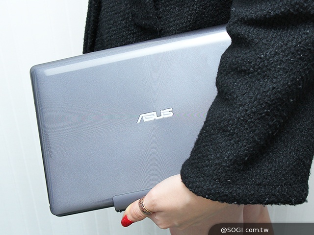 平價變形小筆電 ASUS Transformer Book T100 平價變形小筆電 ASUS Transformer Book T100