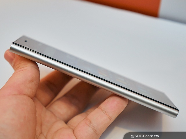小米手機3登台！2/26開賣 單機9999可搭中華遠傳資費