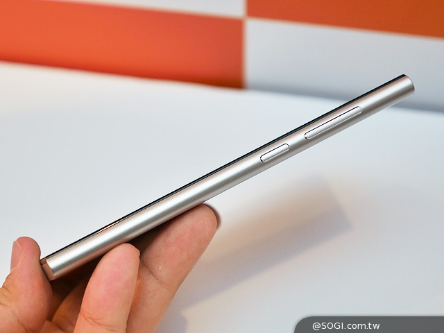 小米手機3登台！2/26開賣 單機9999可搭中華遠傳資費