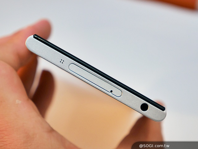 小米手機3登台！2/26開賣 單機9999可搭中華遠傳資費