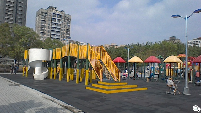 平價變形小筆電 ASUS Transformer Book T100 平價變形小筆電 ASUS Transformer Book T100