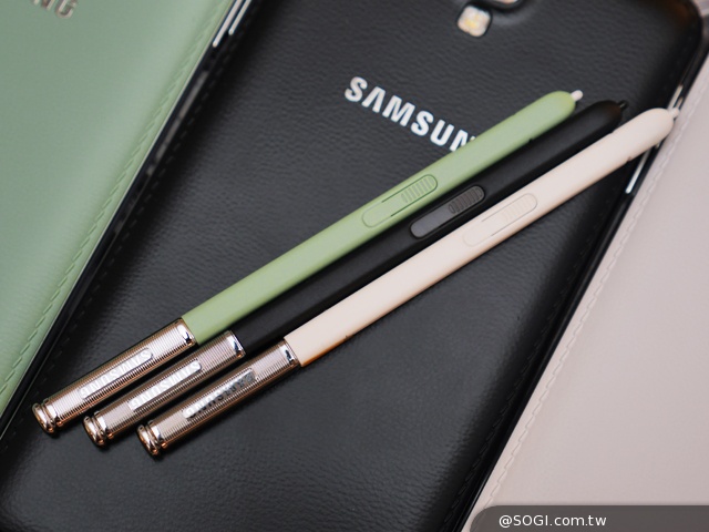 6核旗艦縮小款 SAMSUNG Note 3 Neo動手玩【MWC 2014】 6核旗艦縮小款 SAMSUNG Note 3 Neo動手玩【MWC 2014】