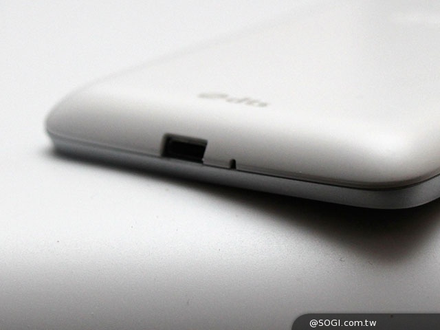 4吋雙卡入門機Acer Liquid Z4動手玩【MWC 2014】