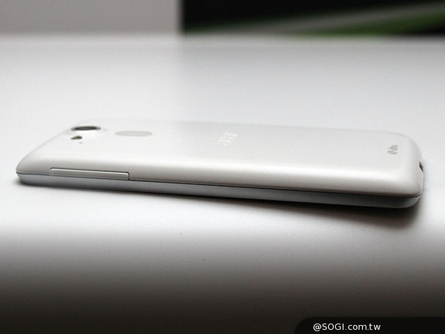 4吋雙卡入門機Acer Liquid Z4動手玩【MWC 2014】