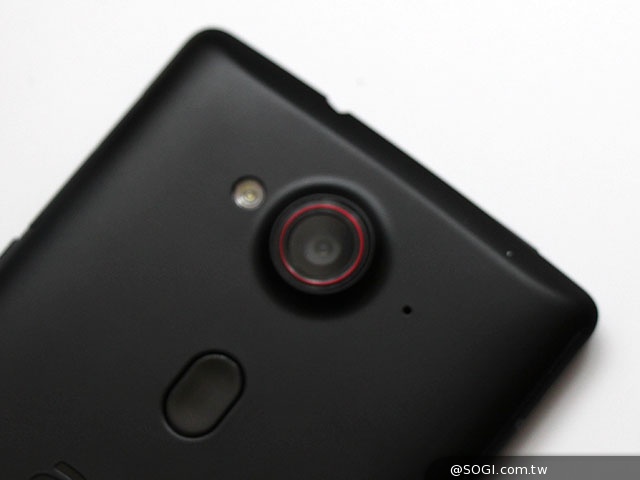 雙LED閃燈設計 Acer Liquid E3動手玩【MWC 2014】