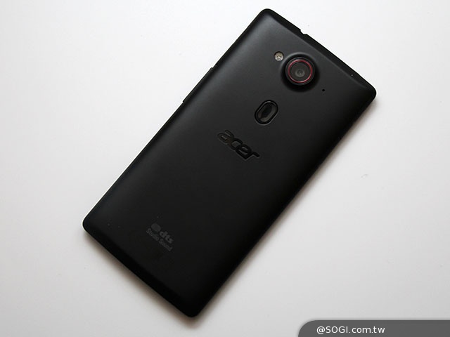 雙LED閃燈設計 Acer Liquid E3動手玩【MWC 2014】