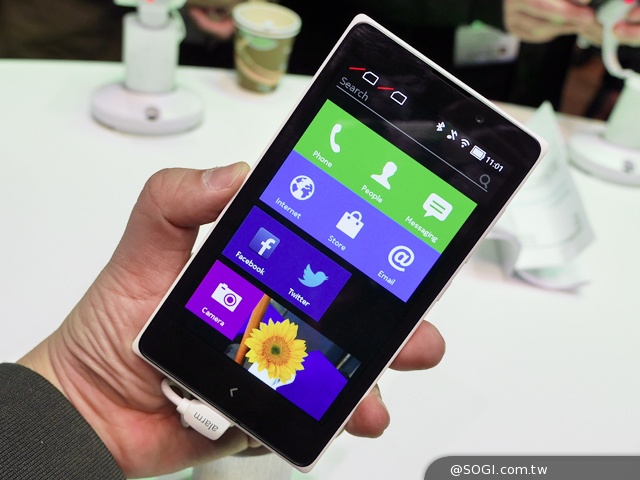 NOKIA X系列Android手機動手玩【MWC 2014】