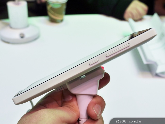 NOKIA X系列Android手機動手玩【MWC 2014】