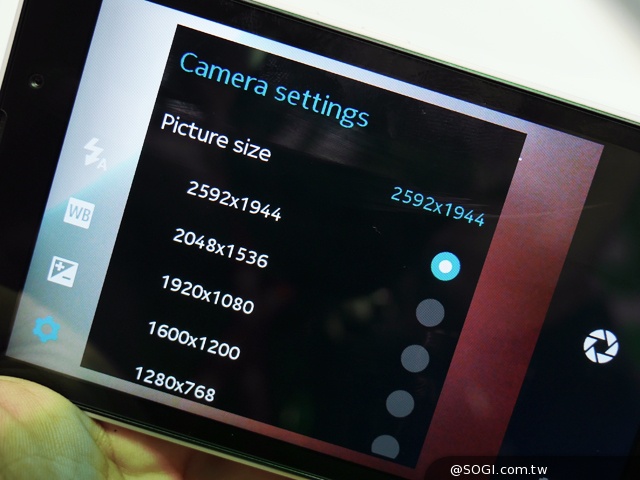 NOKIA X系列Android手機動手玩【MWC 2014】