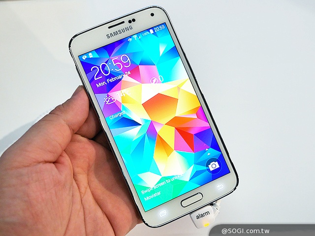 三星GALAXY S5發表 外型、效能跨海動手測【MWC 2014】