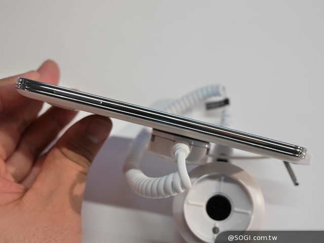 三星GALAXY S5發表 外型、效能跨海動手測【MWC 2014】