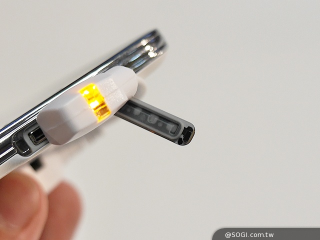 三星GALAXY S5發表 外型、效能跨海動手測【MWC 2014】