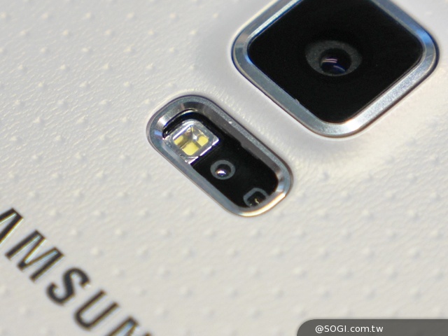 三星GALAXY S5發表 外型、效能跨海動手測【MWC 2014】
