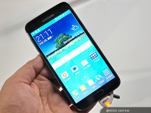 三星GALAXY S5發表 外型、效能跨海動手測【MWC 2014】