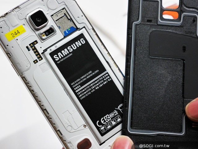 三星GALAXY S5發表 外型、效能跨海動手測【MWC 2014】