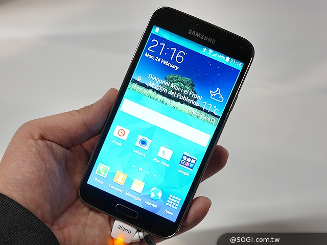三星GALAXY S5發表 外型、效能跨海動手測【MWC 2014】