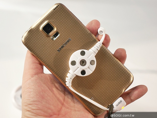 三星GALAXY S5發表 外型、效能跨海動手測【MWC 2014】