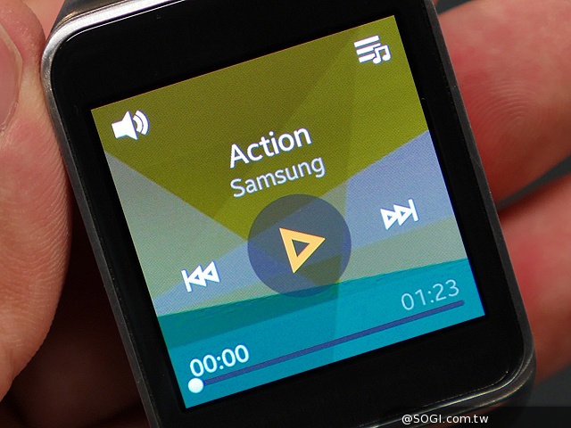 SAMSUNG Gear 2智慧錶4月登台 搶先動手玩【MWC 2014】