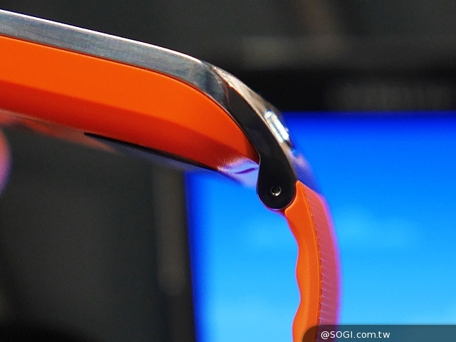 SAMSUNG Gear 2智慧錶4月登台 搶先動手玩【MWC 2014】