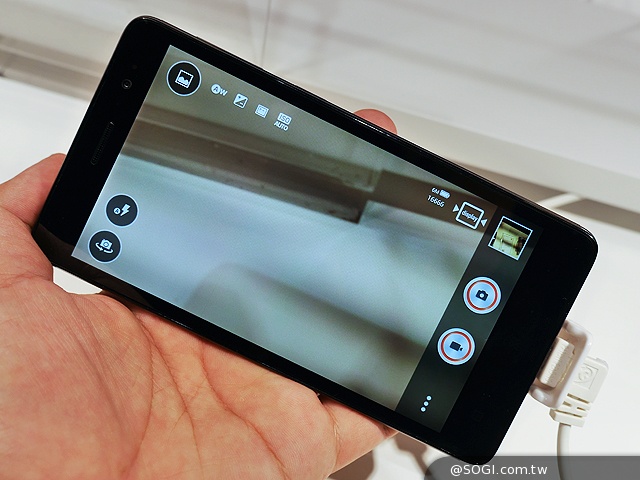 聯想於MWC展出S系列手機與Yoga HD+平板共4款新品【MWC 2014】