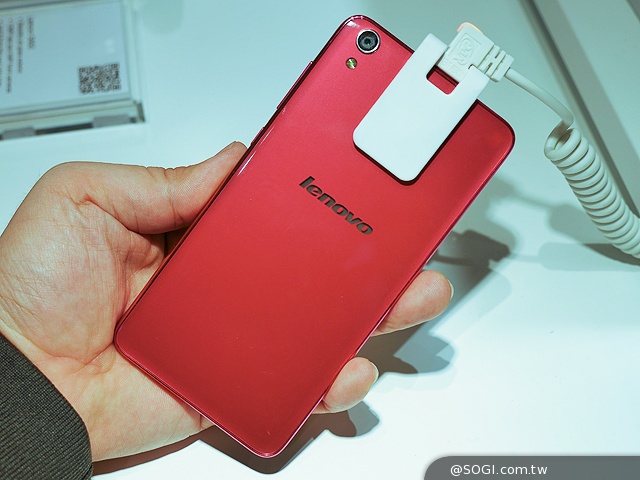 聯想於MWC展出S系列手機與Yoga HD+平板共4款新品【MWC 2014】