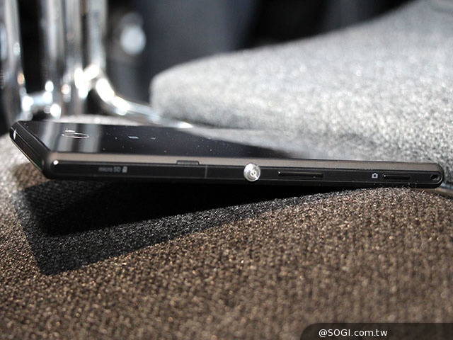 中階LTE智慧手機新秀Sony Xperia M2【MWC 2014】