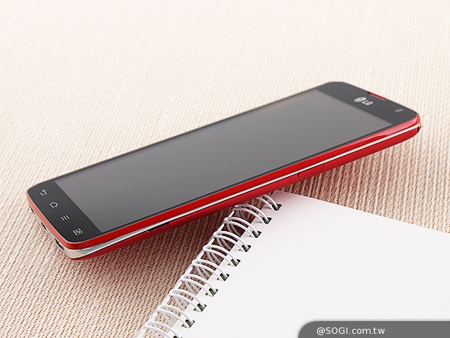 LG G Pro Lite換新裝 炫麗紅新色圖賞