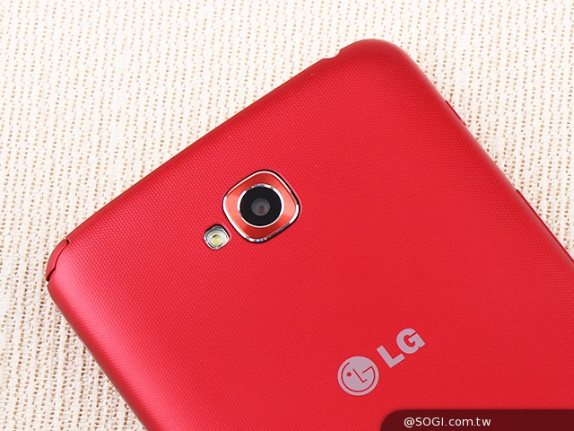 LG G Pro Lite換新裝 炫麗紅新色圖賞