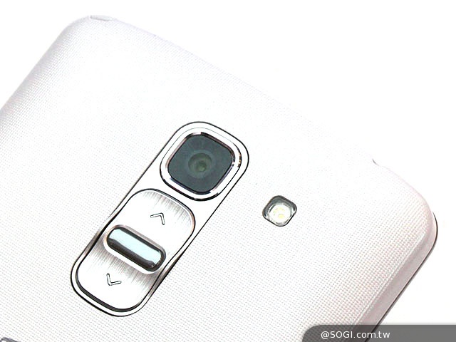 5.9吋LG G Pro2支援光學防手震OIS+【MWC 2014】