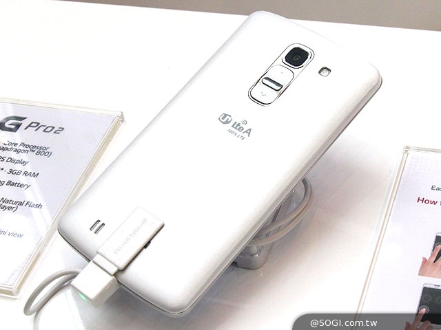 5.9吋LG G Pro2支援光學防手震OIS+【MWC 2014】