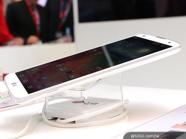 5.9吋LG G Pro2支援光學防手震OIS+【MWC 2014】
