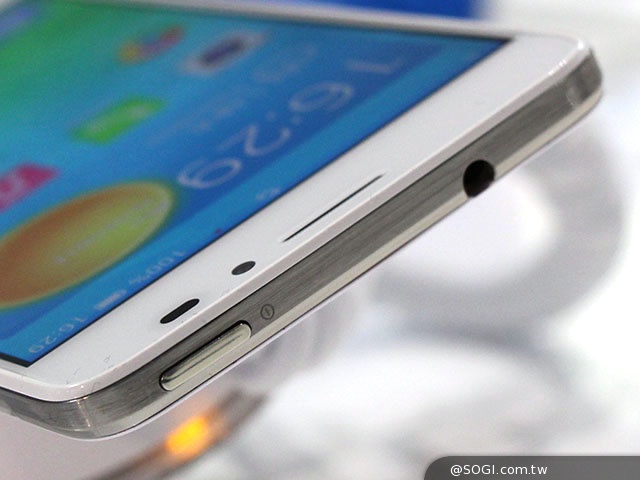 阿爾卡特展出八核智慧機OneTouch Idol X+【MWC 2014】