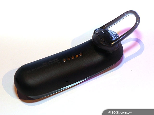 華為首款穿戴裝置 TalkBand B1智慧手環【MWC 2014】