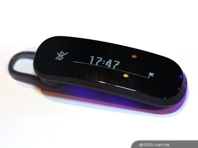 華為首款穿戴裝置 TalkBand B1智慧手環【MWC 2014】